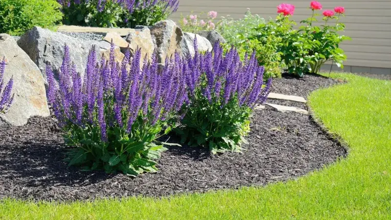 COMMERCIAL GARDEN & MULCH SERVICES